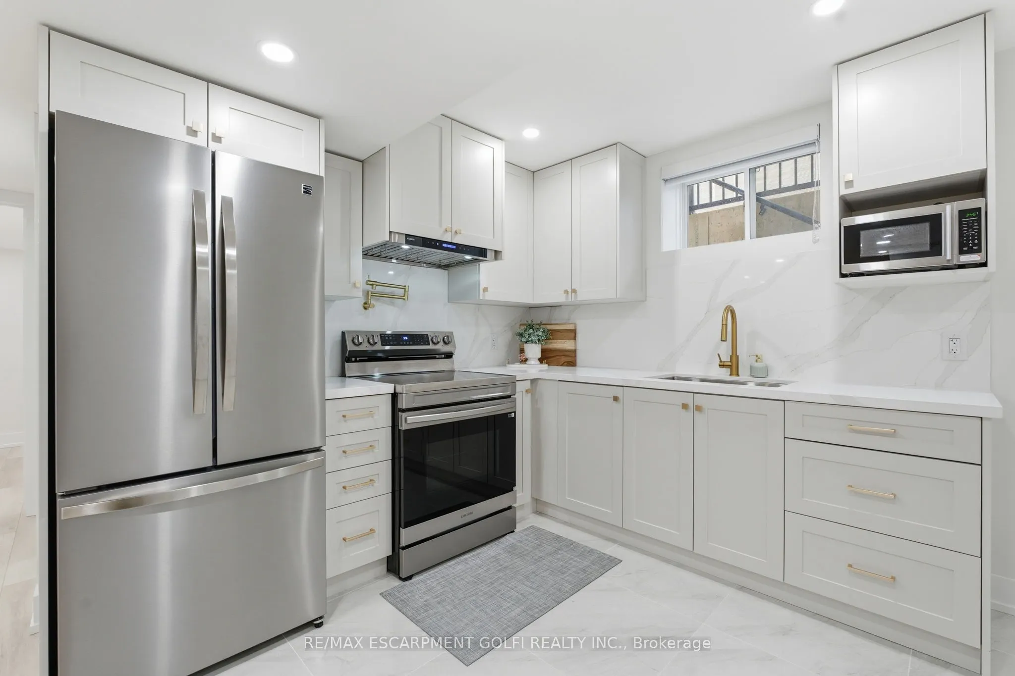 7403 Sherrilee Crescent