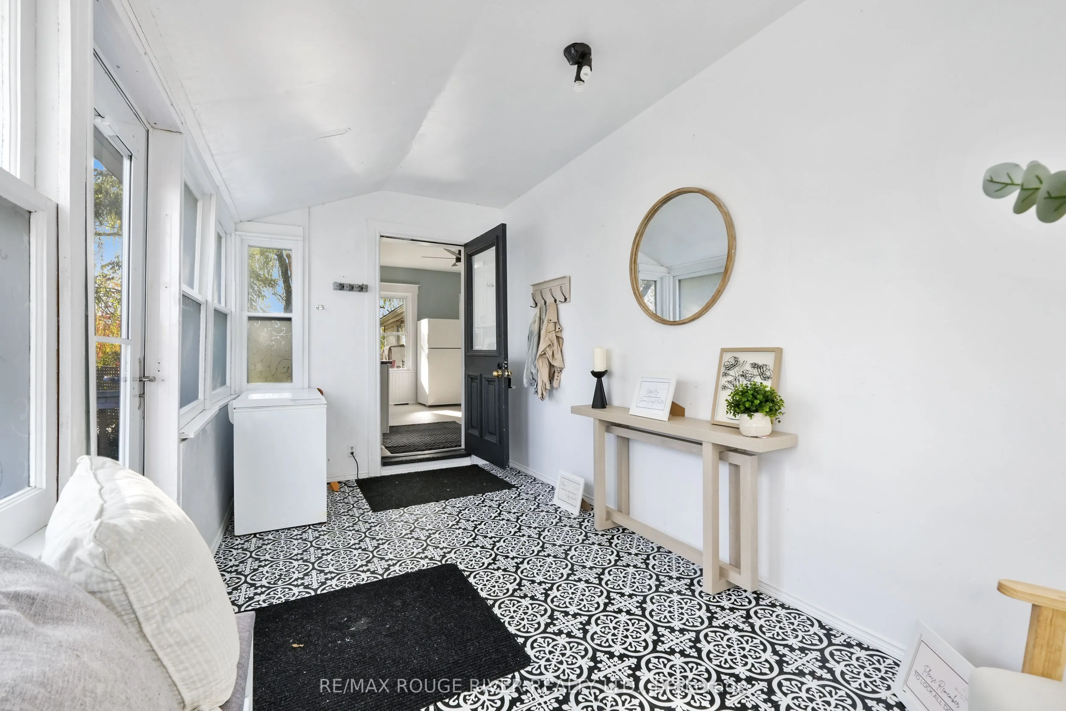 111 Concession Rd.8 W