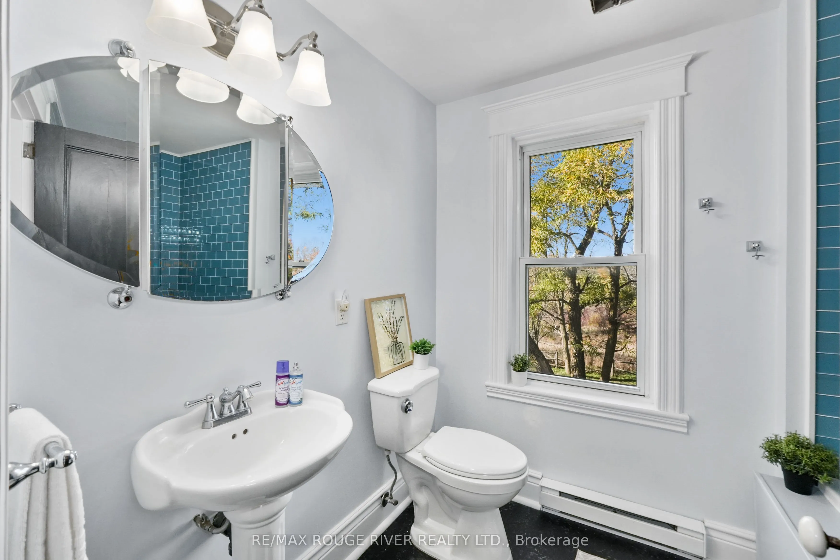 111 Concession Rd.8 W