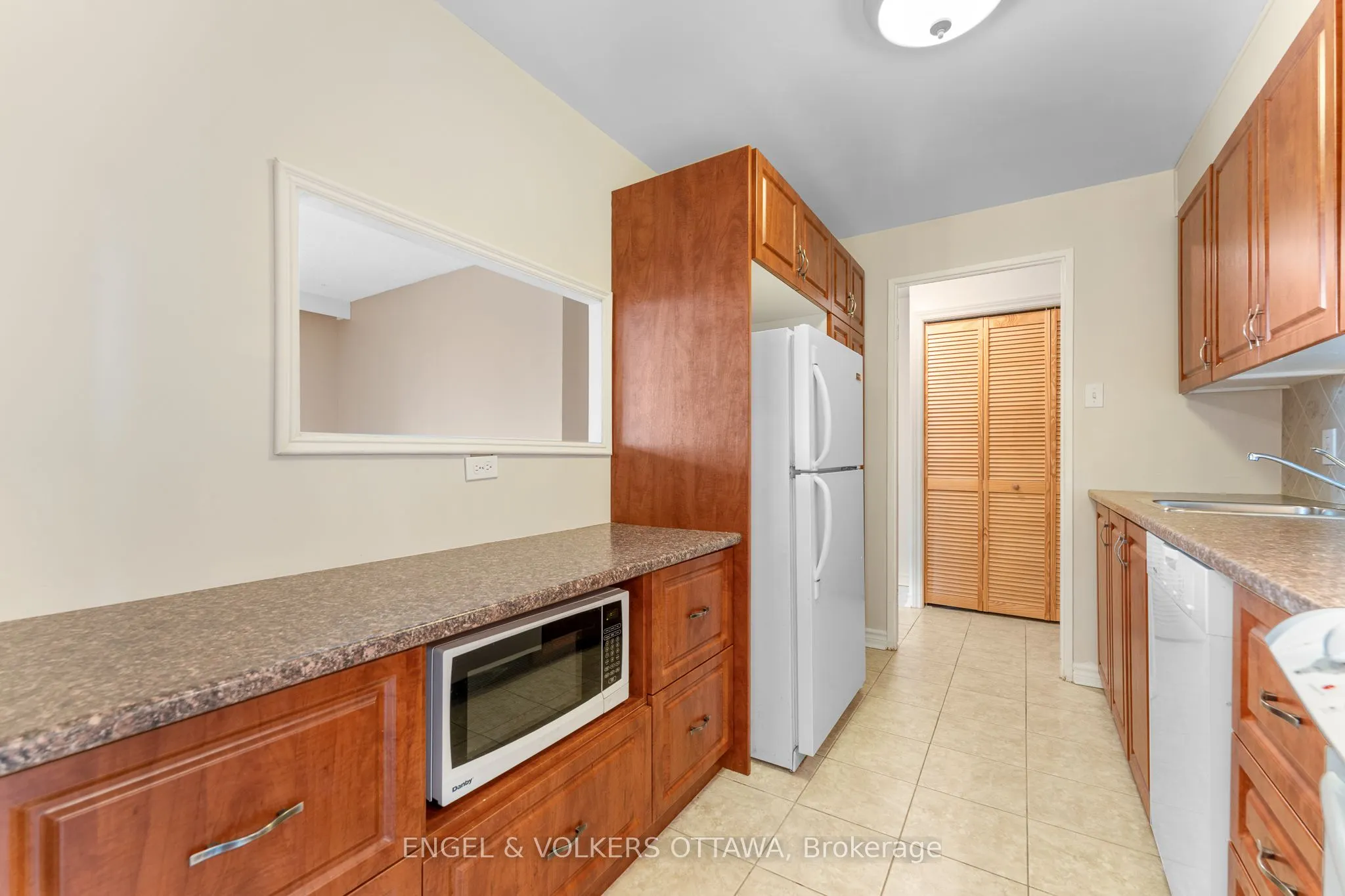 1025 Richmond Road, #704