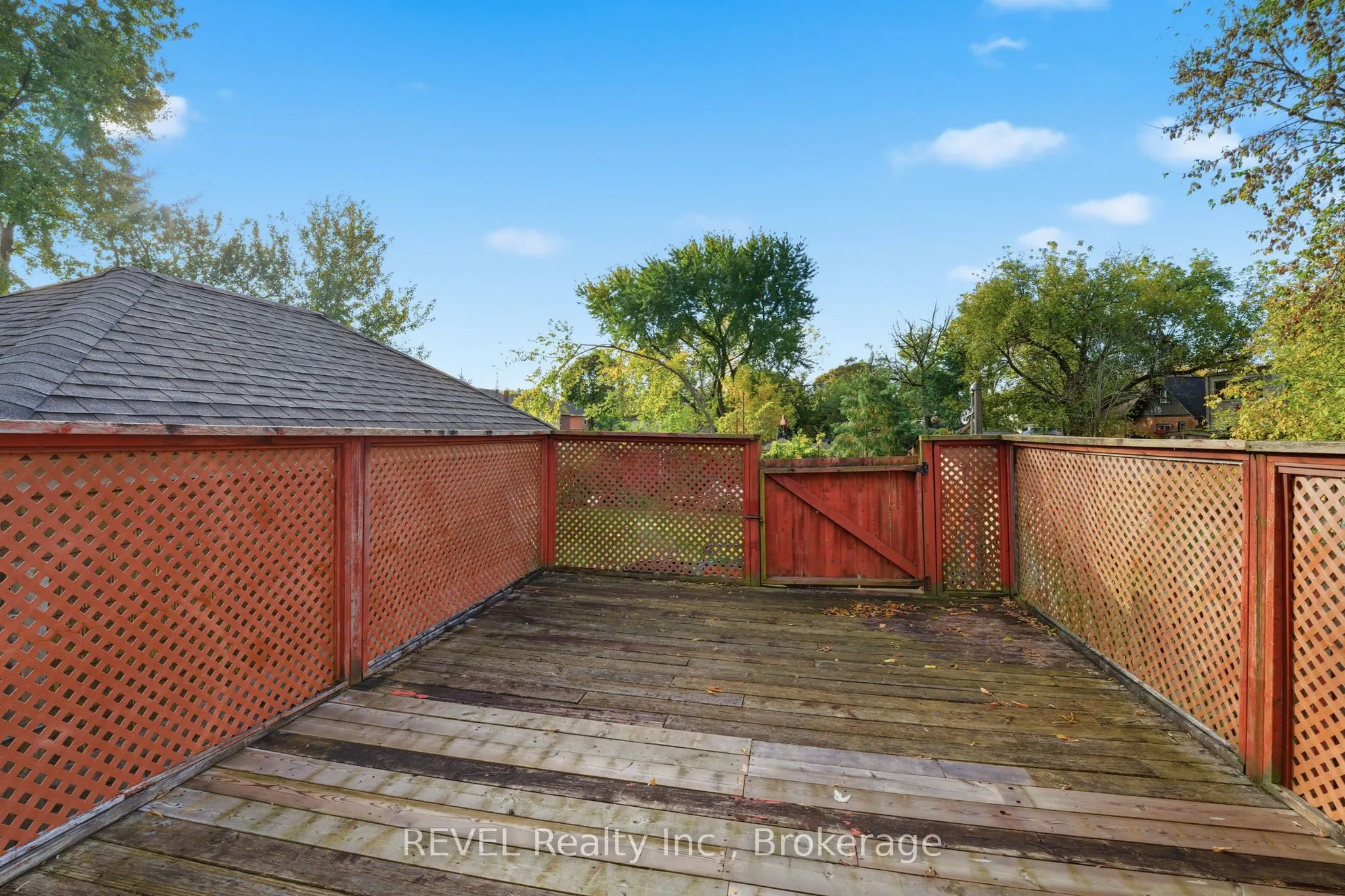 4988 Morrison Street