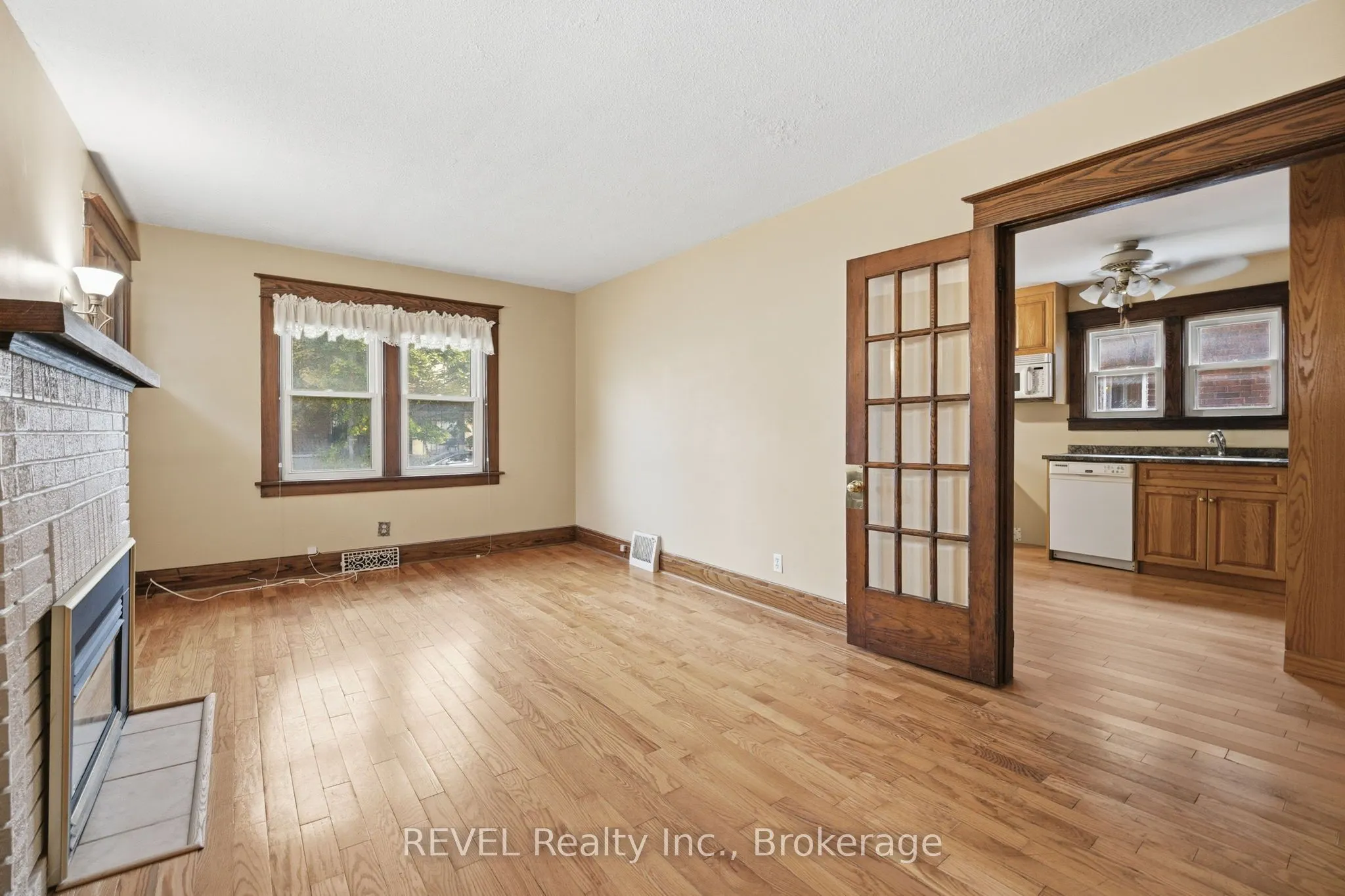 4988 Morrison Street