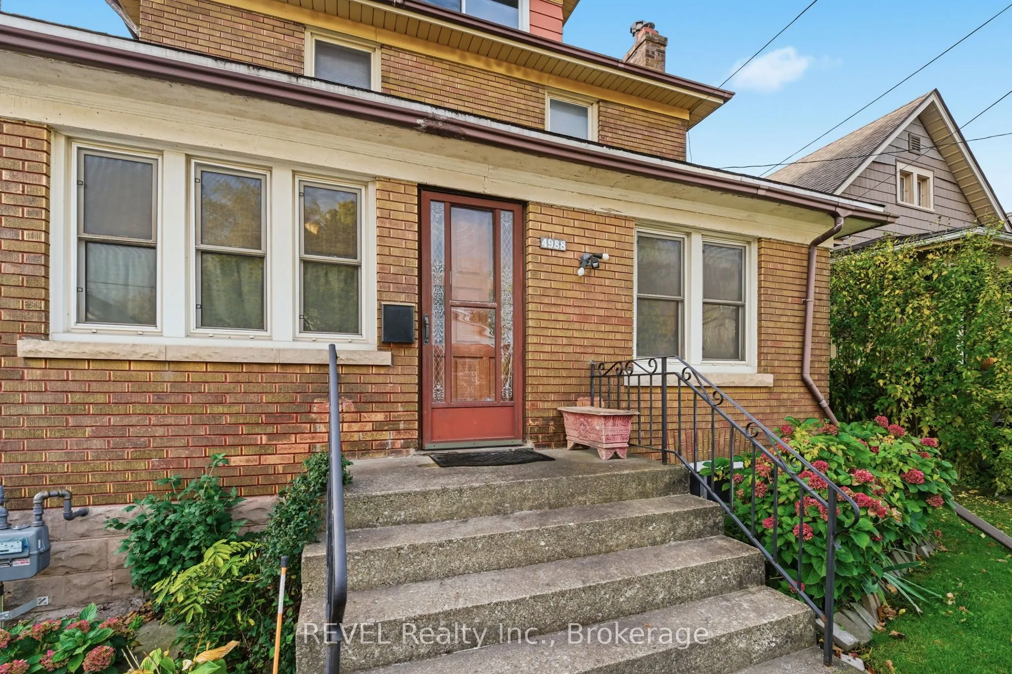 4988 Morrison Street