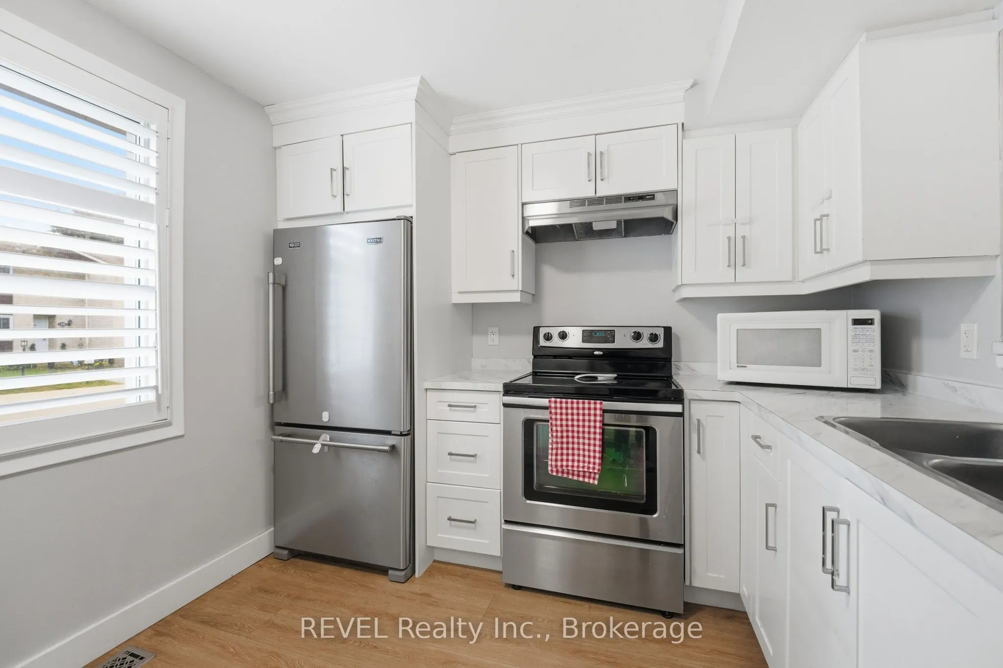 50 Lakeshore Road, #106