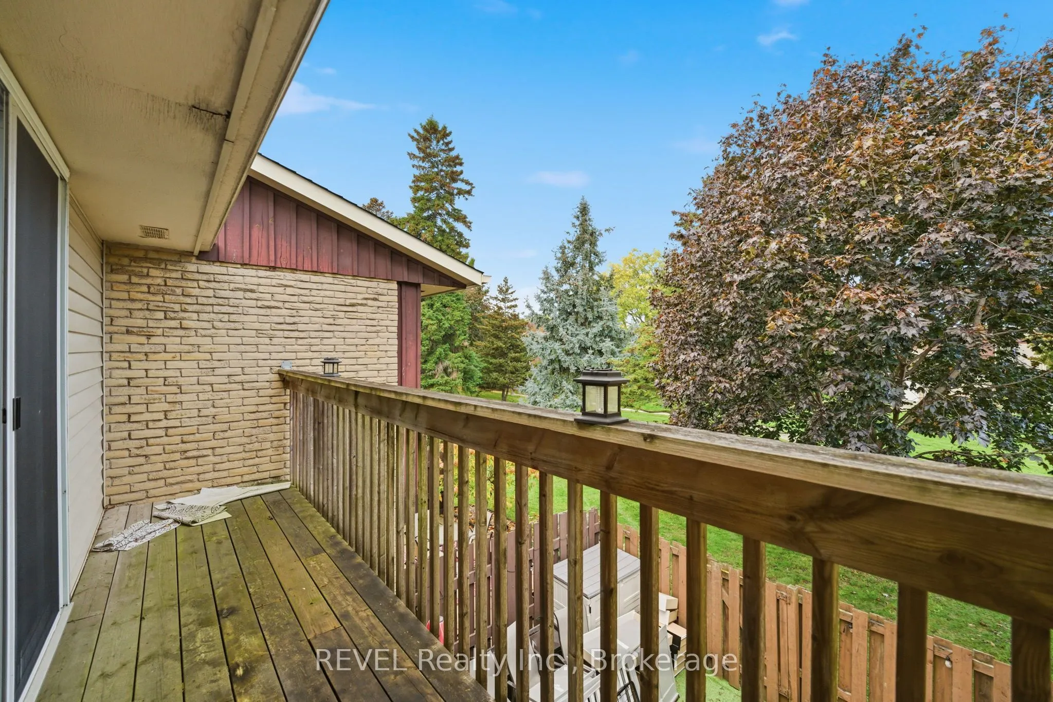 50 Lakeshore Road, #106