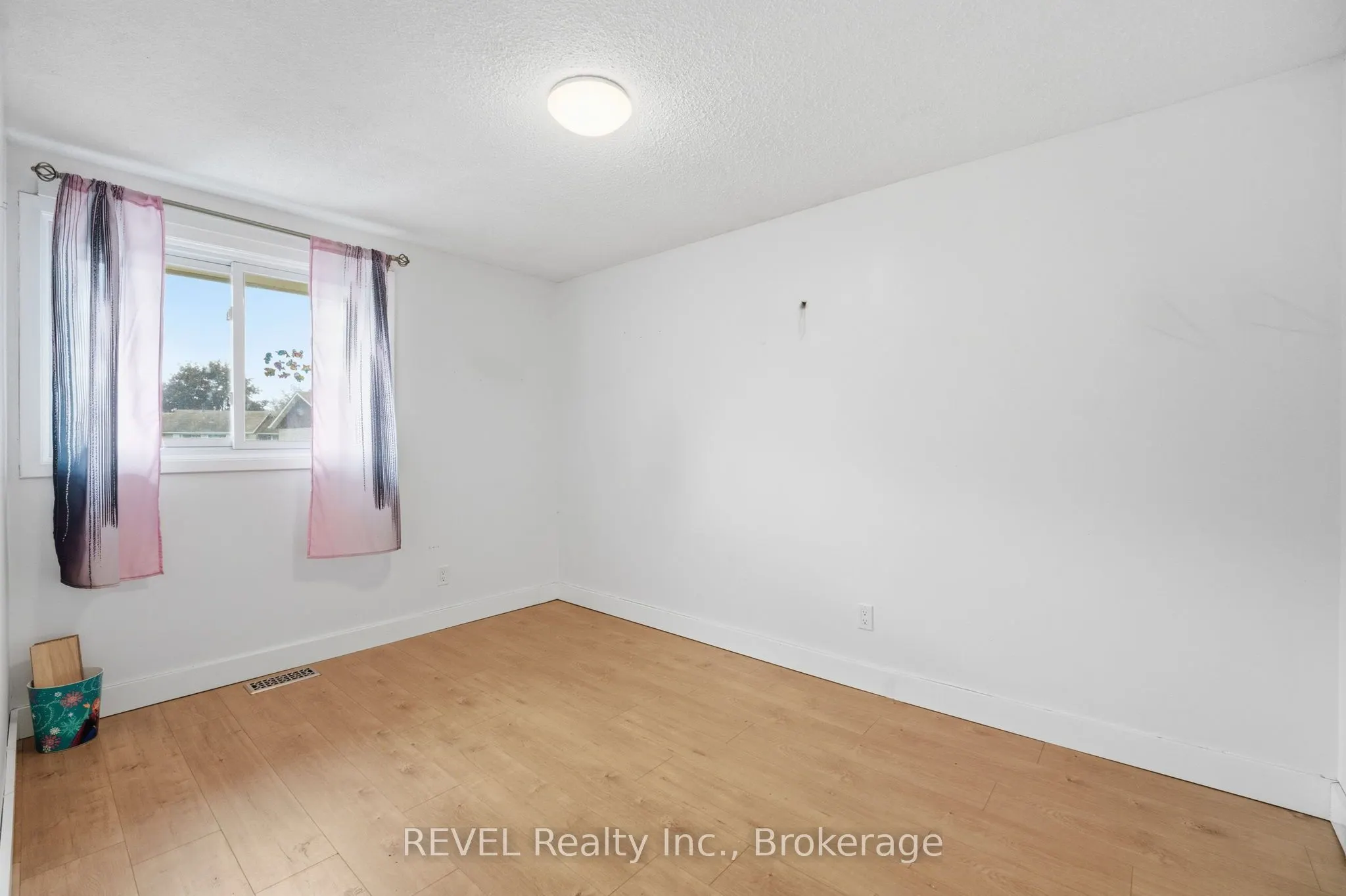 50 Lakeshore Road, #106