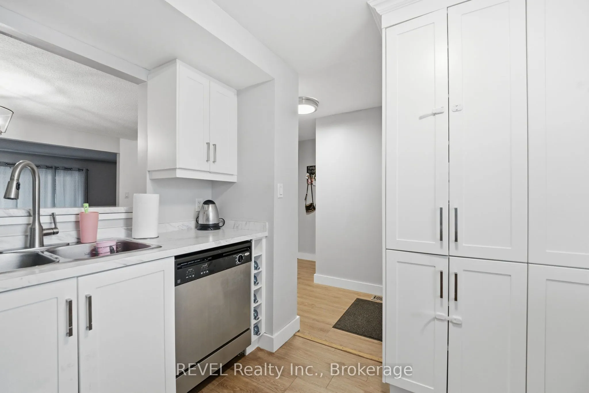 50 Lakeshore Road, #106