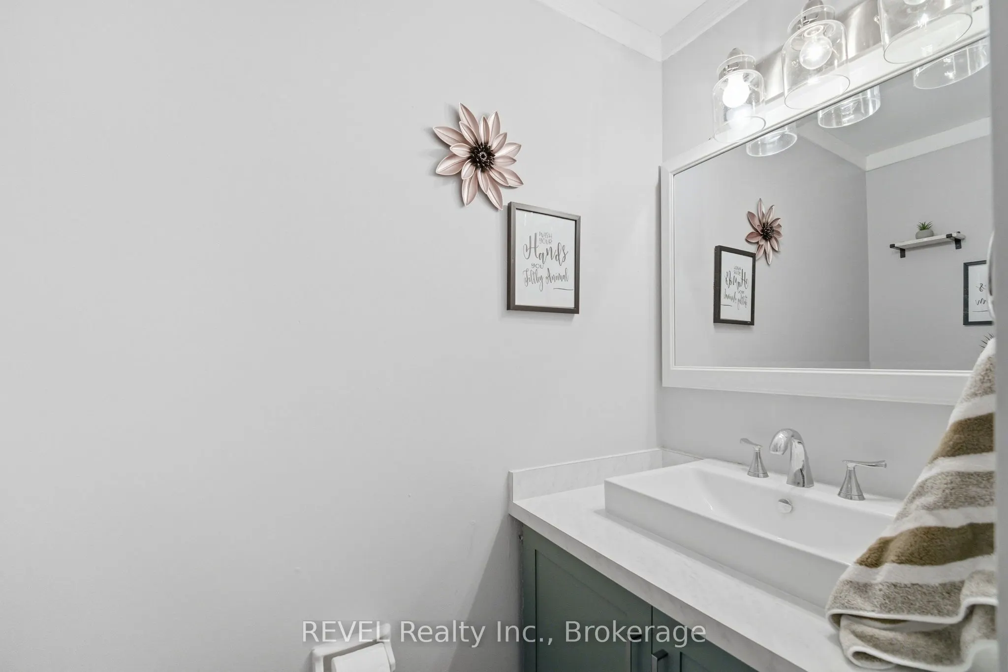 50 Lakeshore Road, #106