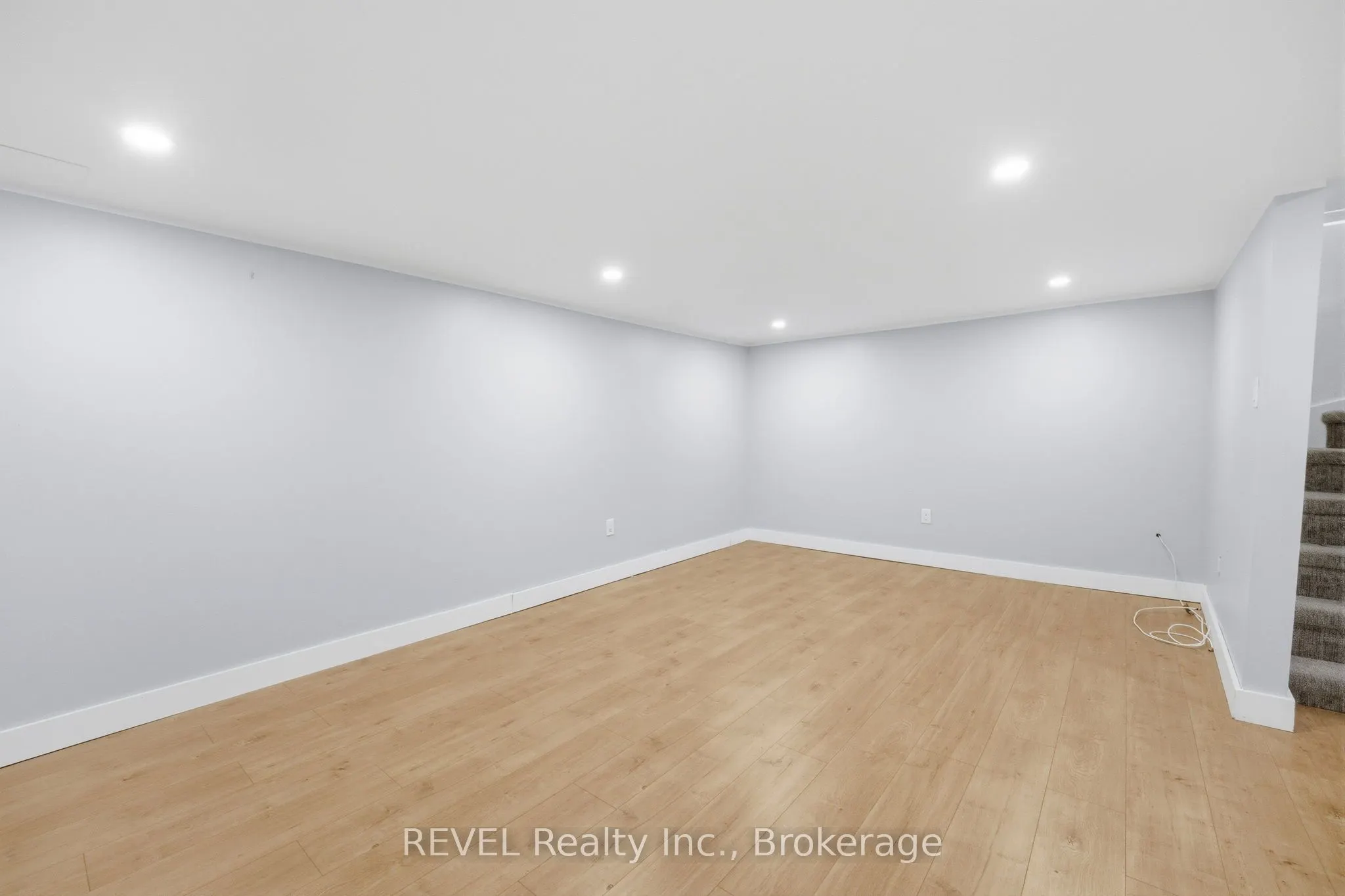 50 Lakeshore Road, #106