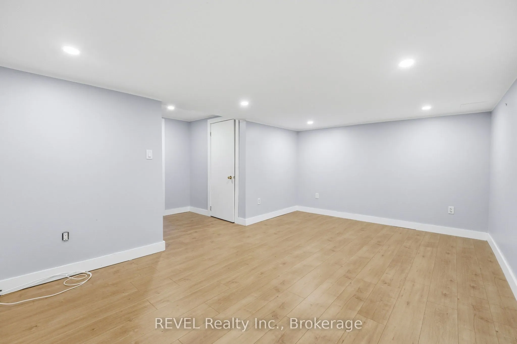 50 Lakeshore Road, #106