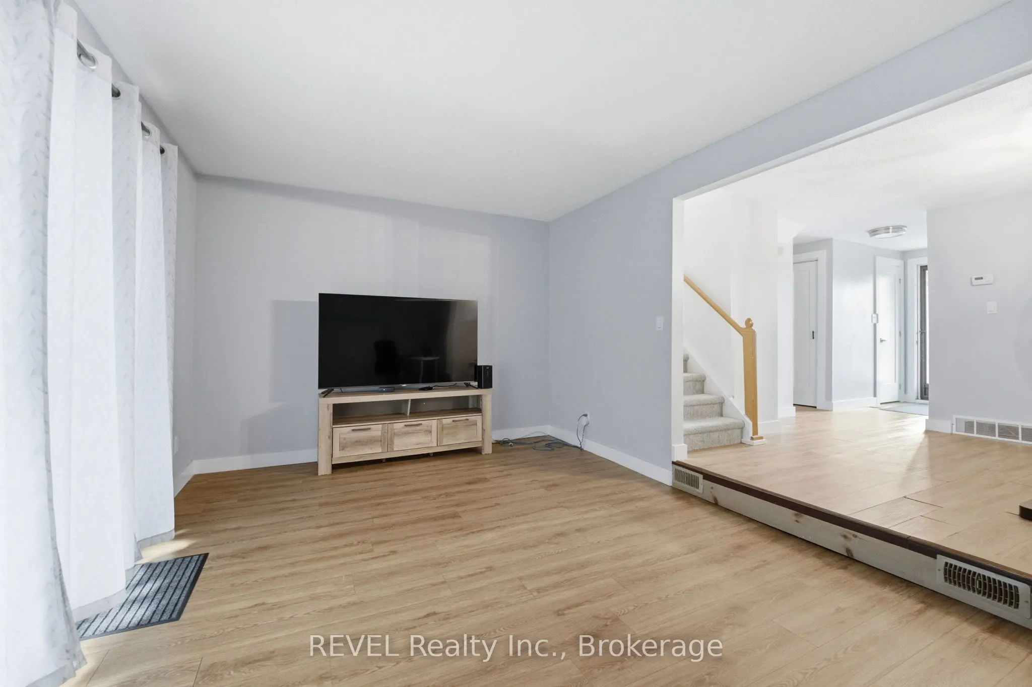 50 Lakeshore Road, #106