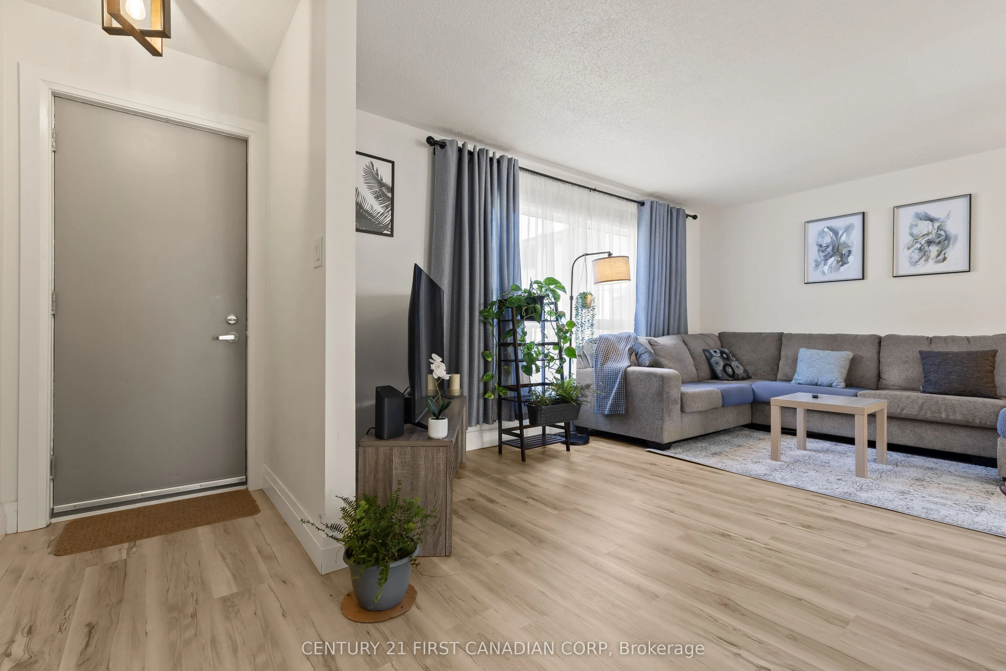 355 SANDRINGHAM Crescent, #53