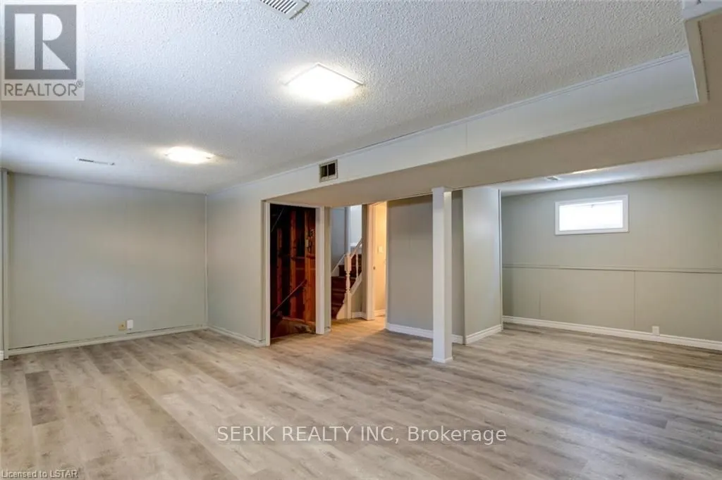 9 Camelot Crescent