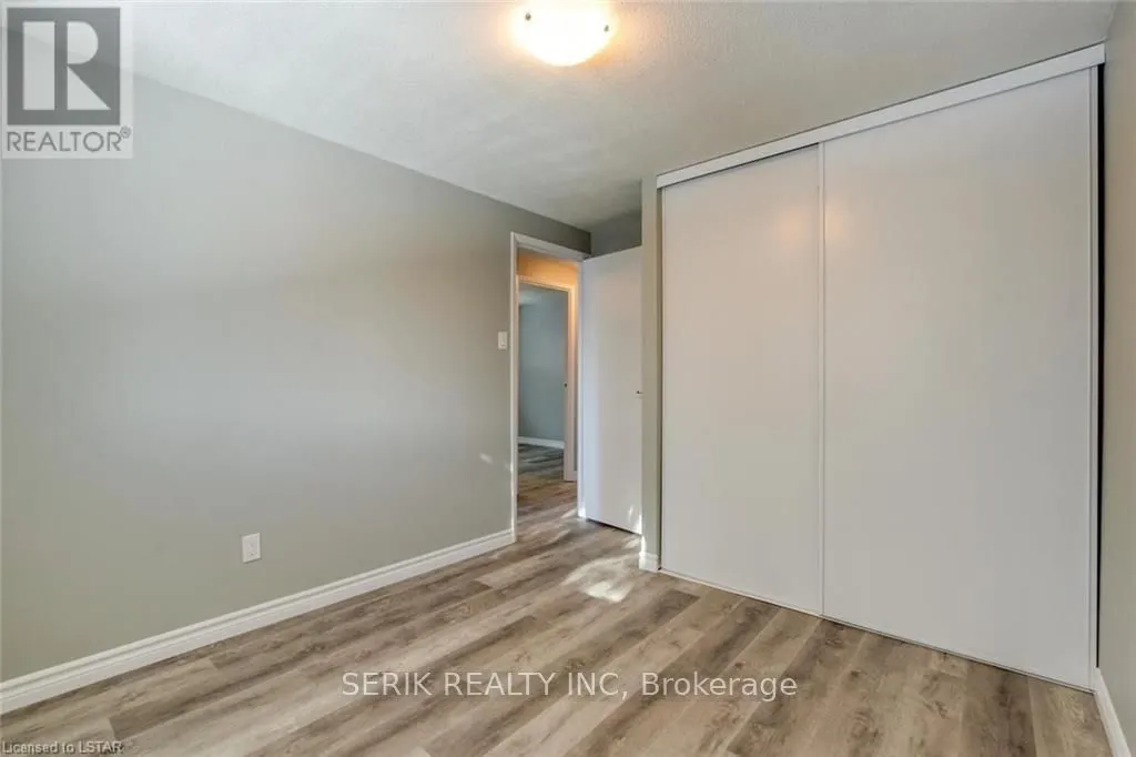 9 Camelot Crescent