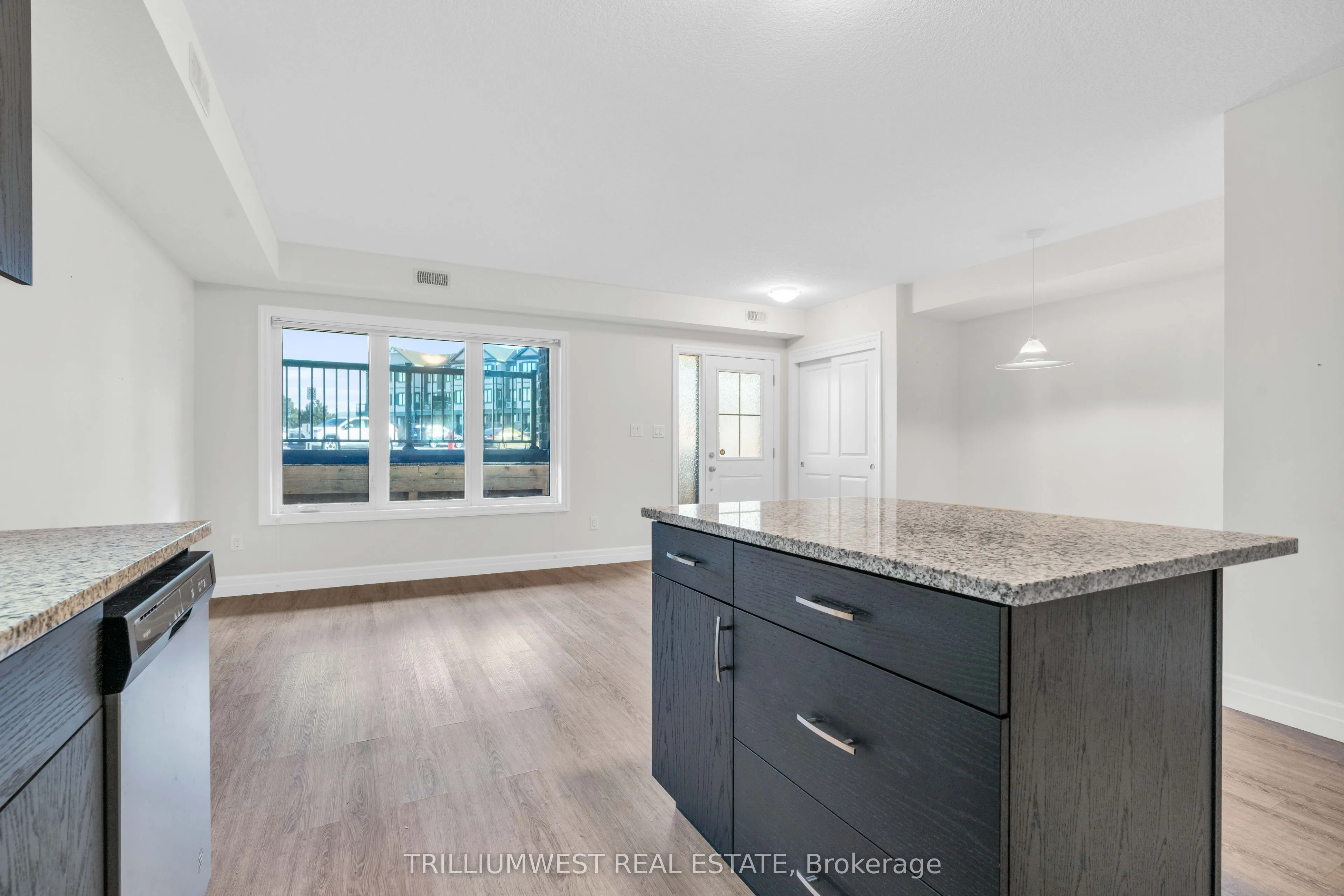 168 Rochefort Street, #F