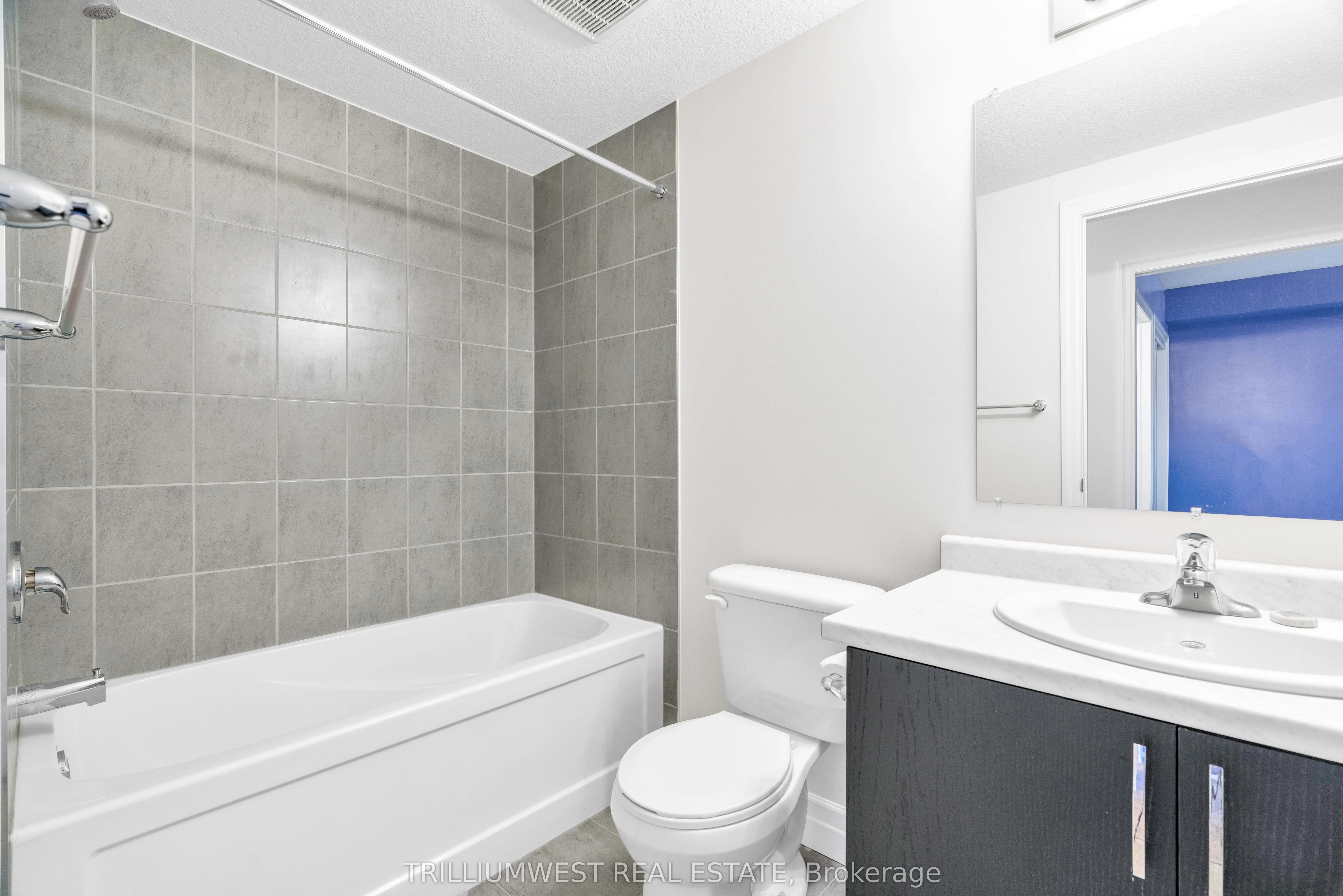 168 Rochefort Street, #F