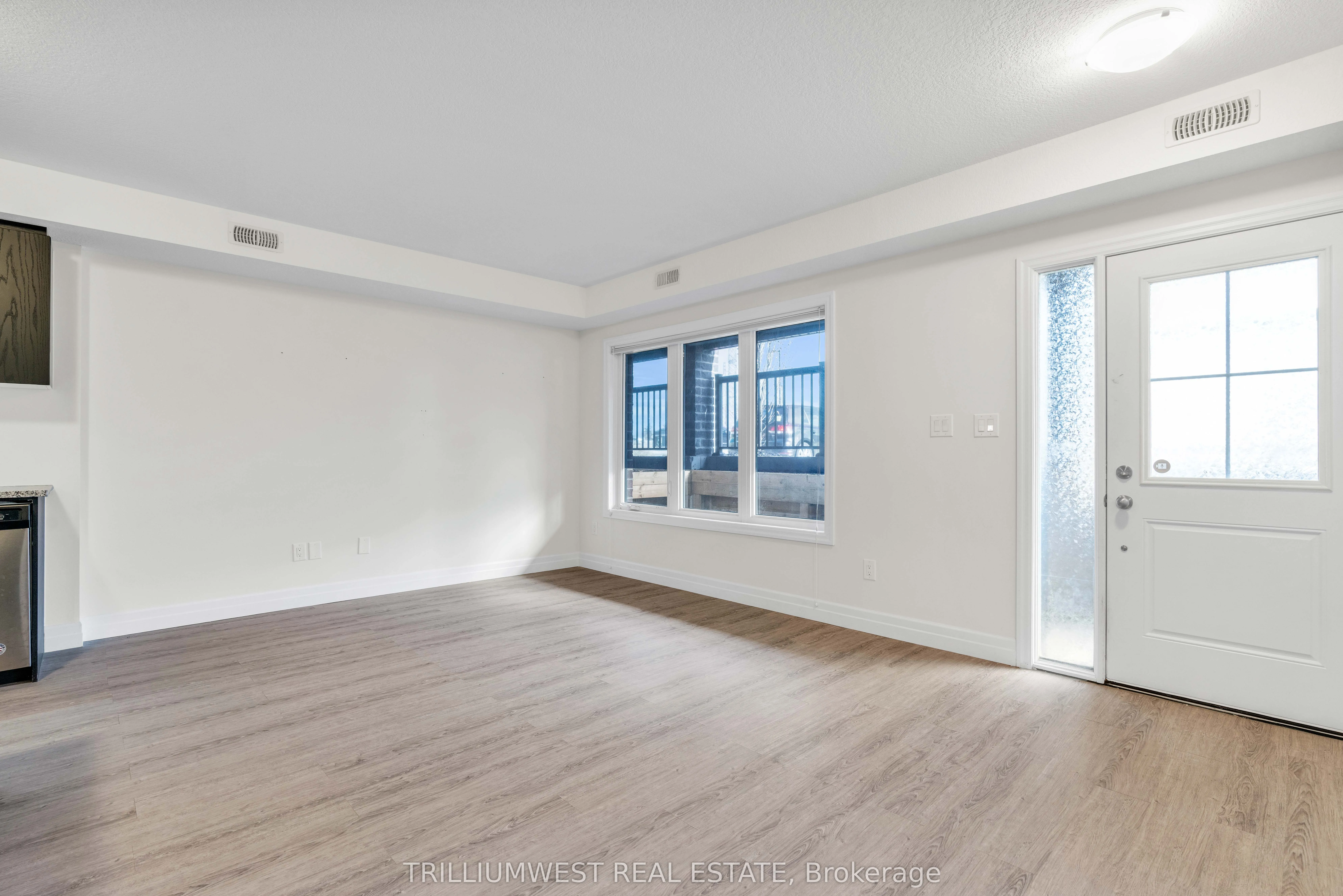 168 Rochefort Street, #F