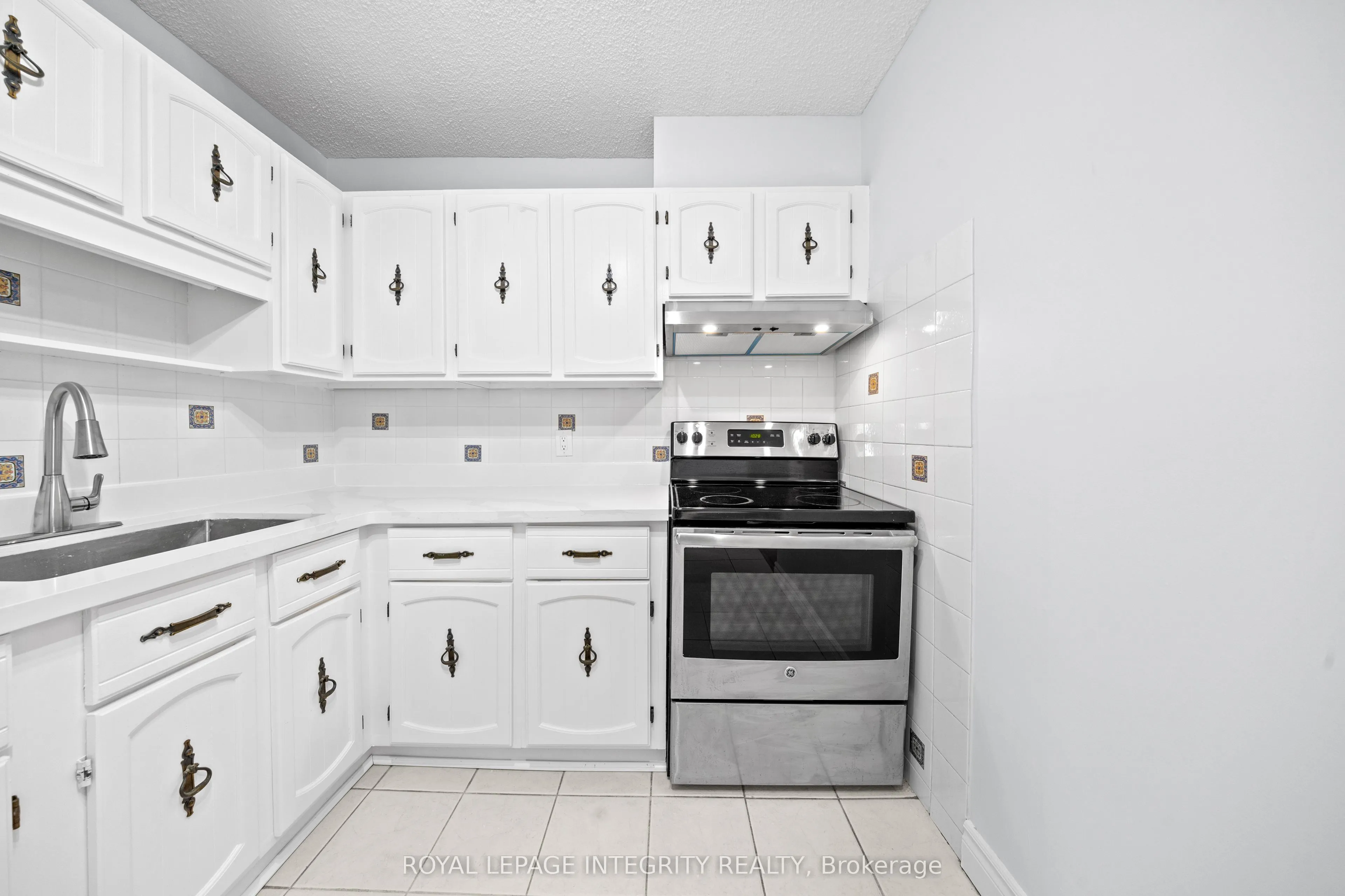 900 Dynes Road, #1201