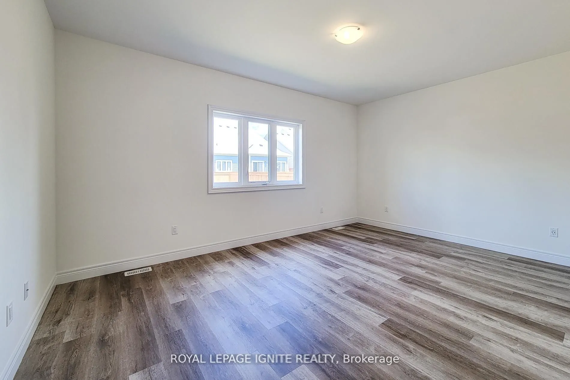 54 Beach Walk Crescent