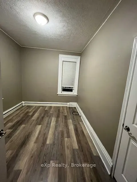 511 Colborne Street S