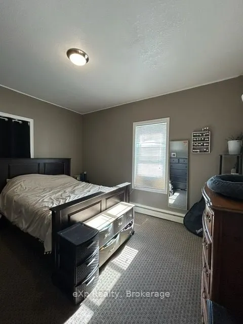 511 Colborne Street S