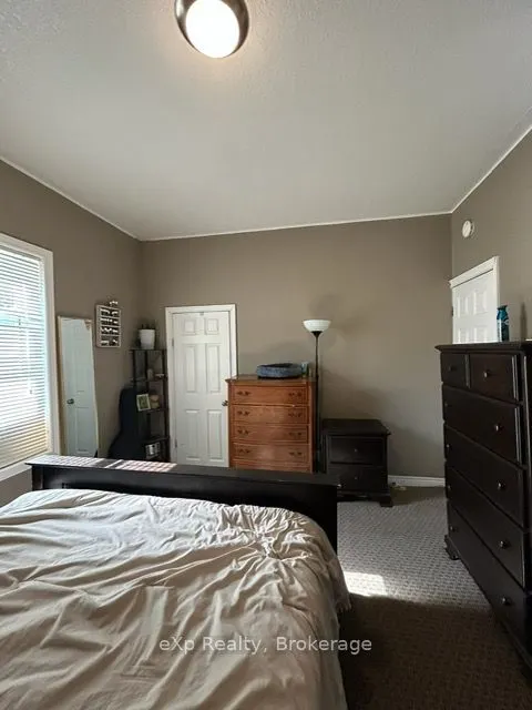 511 Colborne Street S