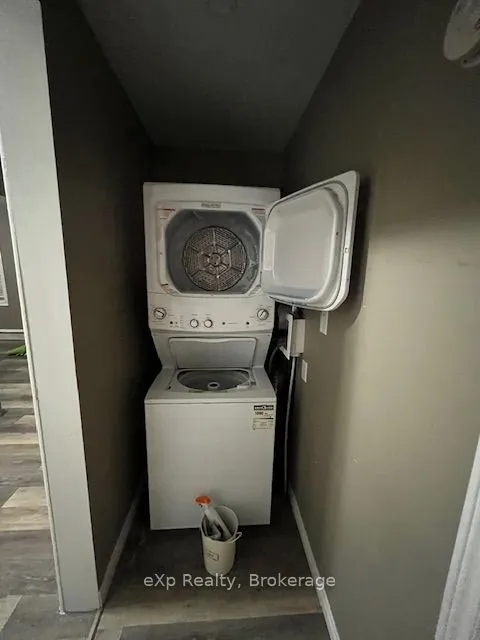 511 Colborne Street S