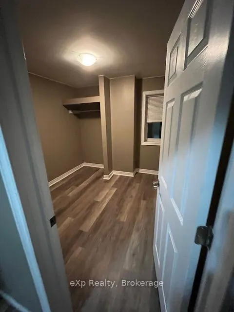 511 Colborne Street S