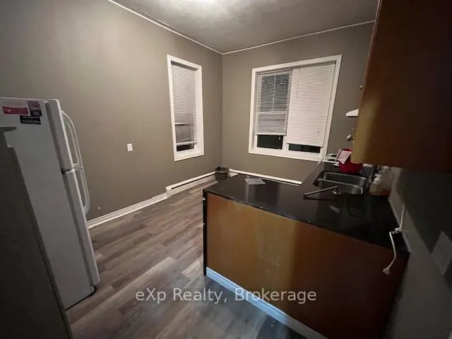 511 Colborne Street S