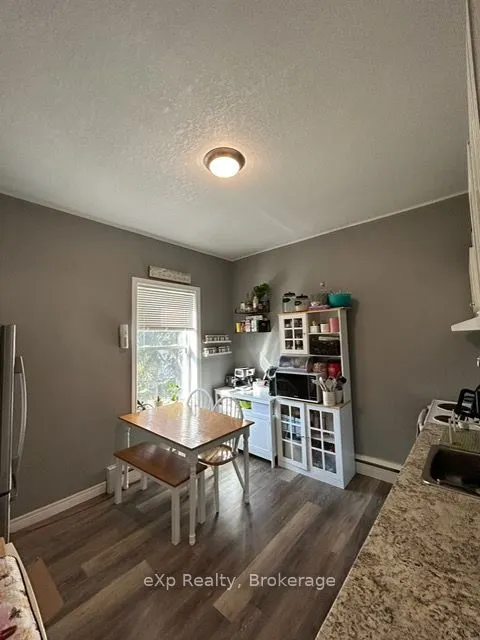 511 Colborne Street S