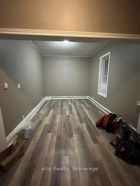 511 Colborne Street S