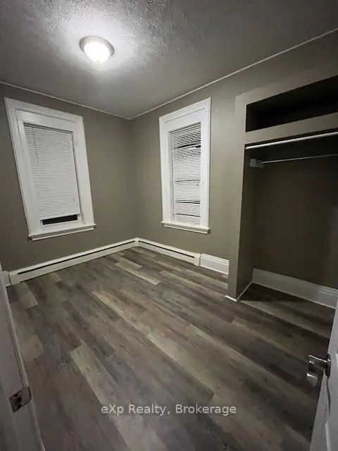 511 Colborne Street S