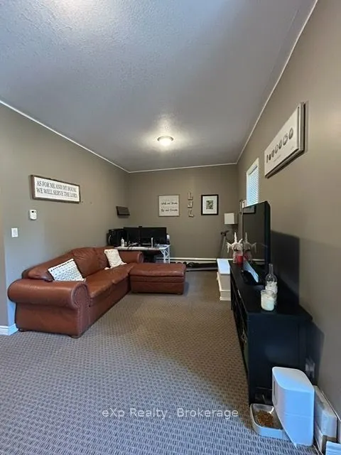 511 Colborne Street S