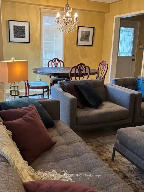 98 Fellowes Crescent