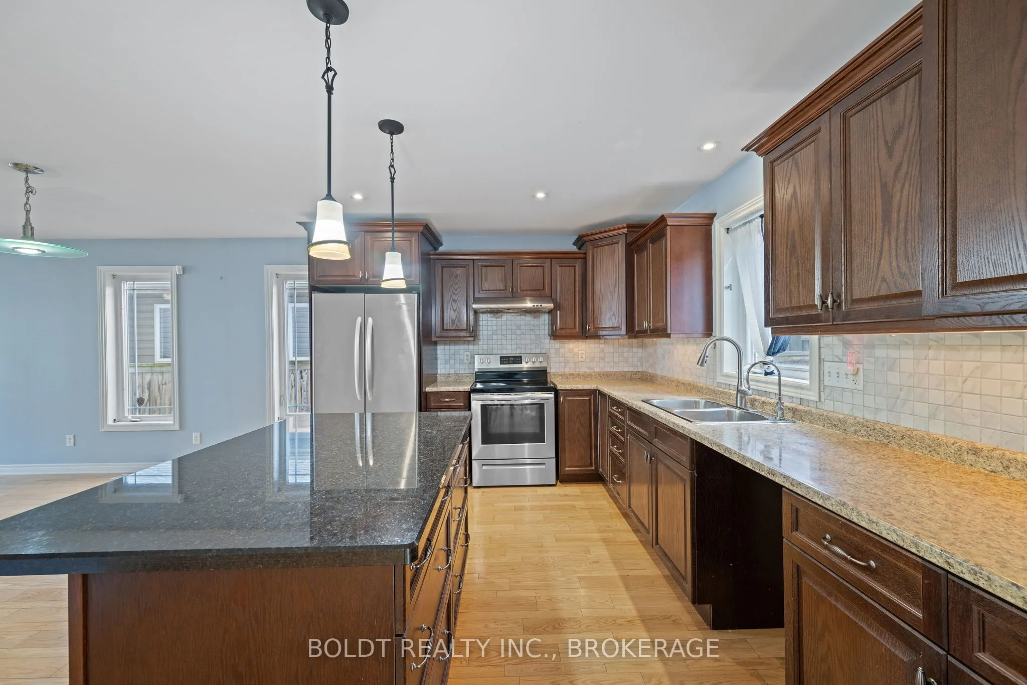 34 Fitzgerald Street E