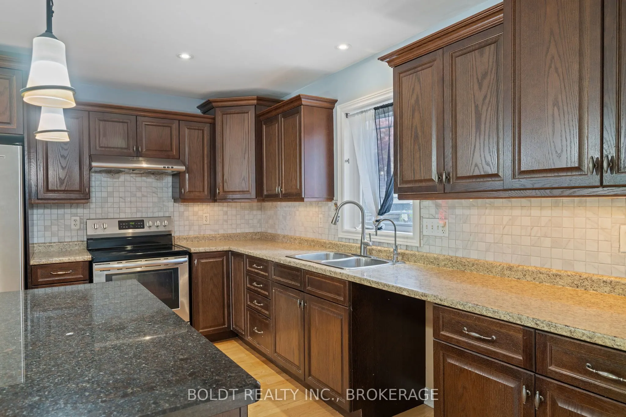 34 Fitzgerald Street E