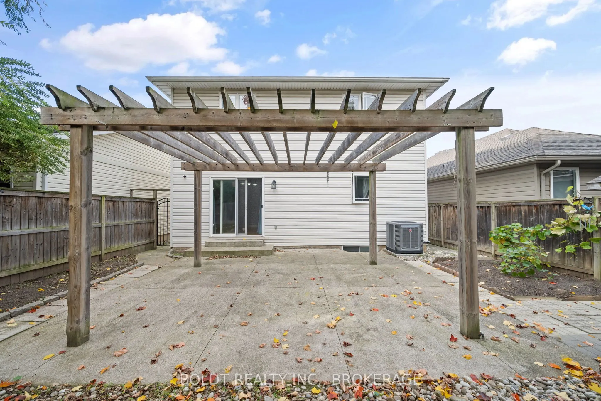 34 Fitzgerald Street E