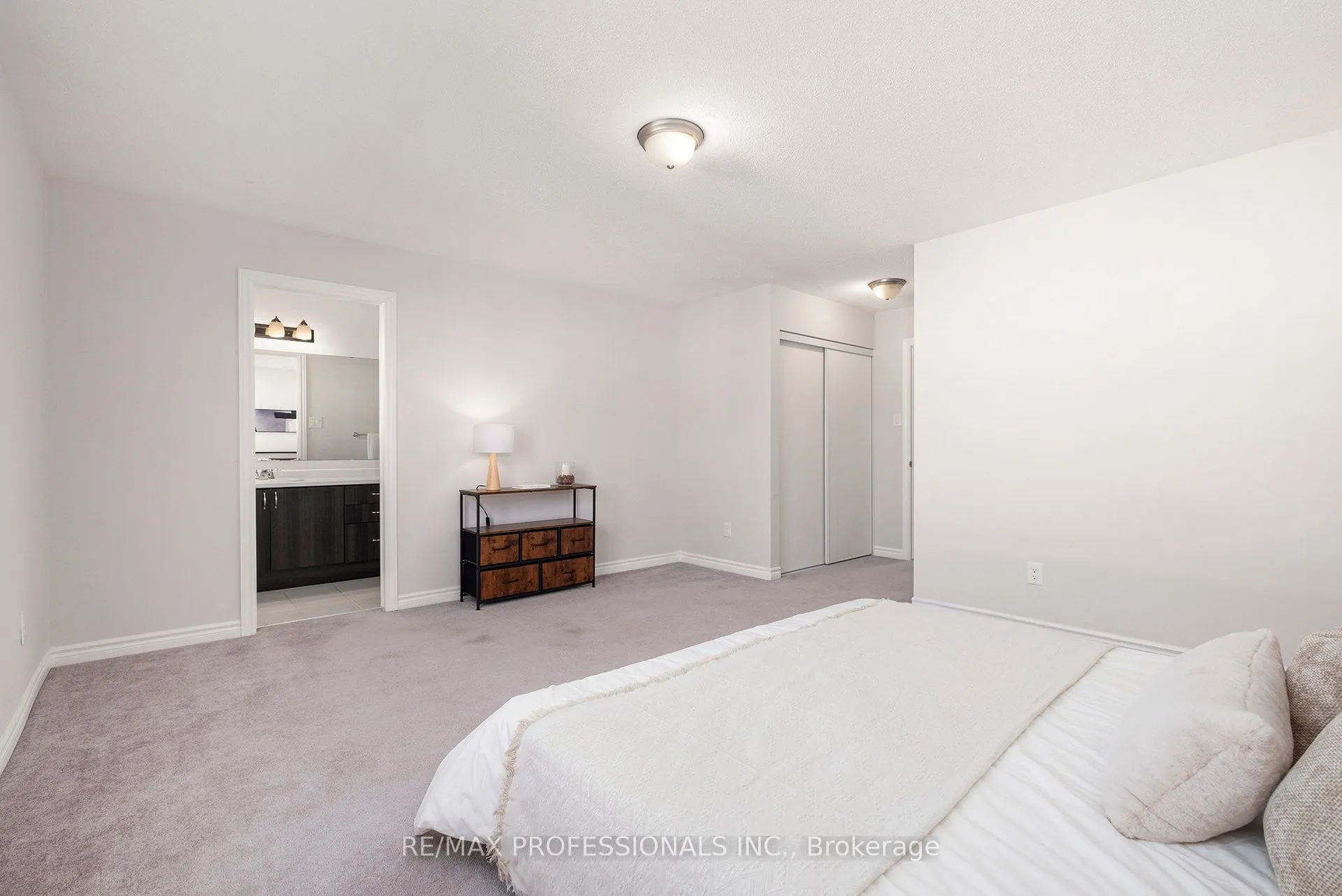 2241 Watercolours Way