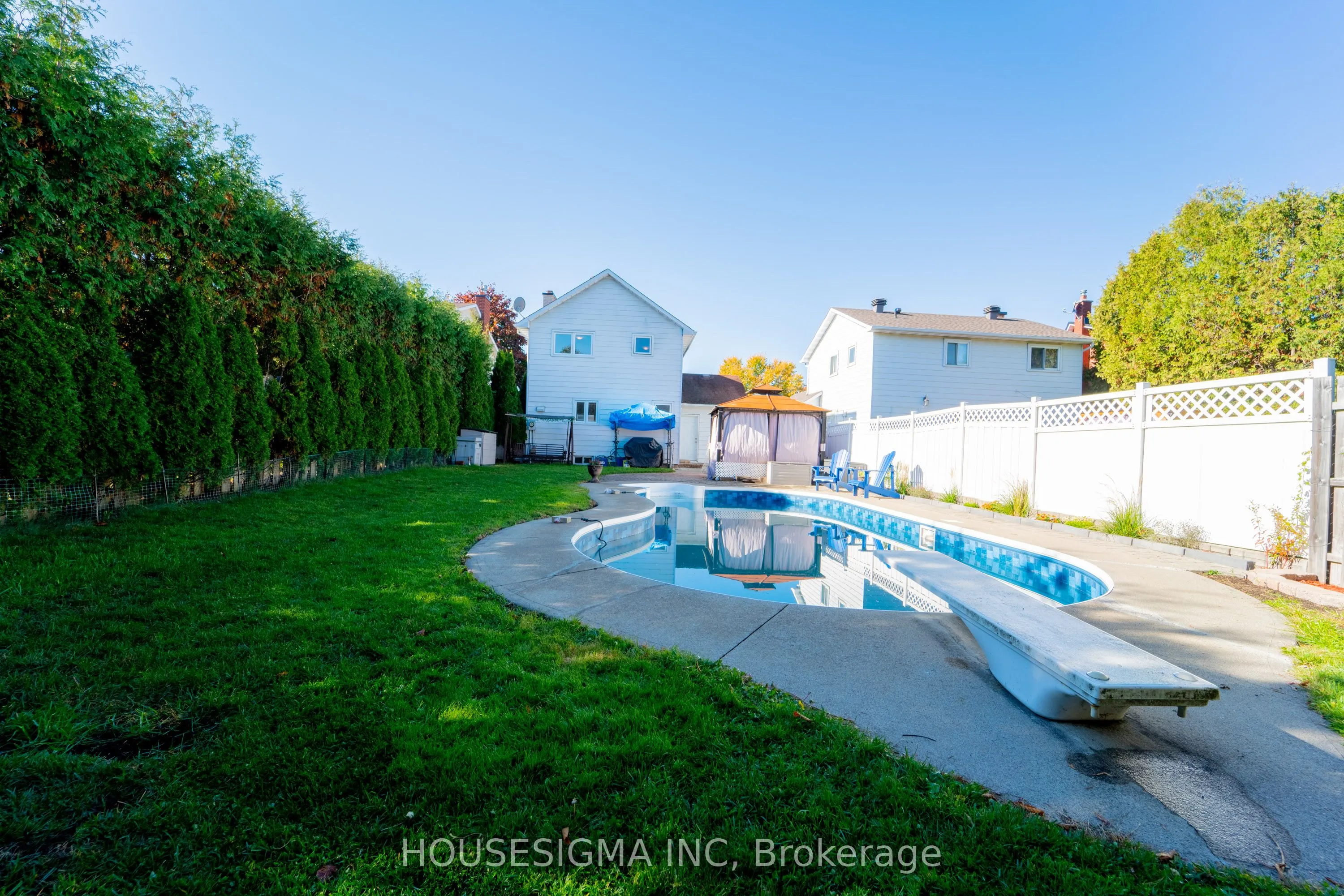 1767 Bonaventure Terrace