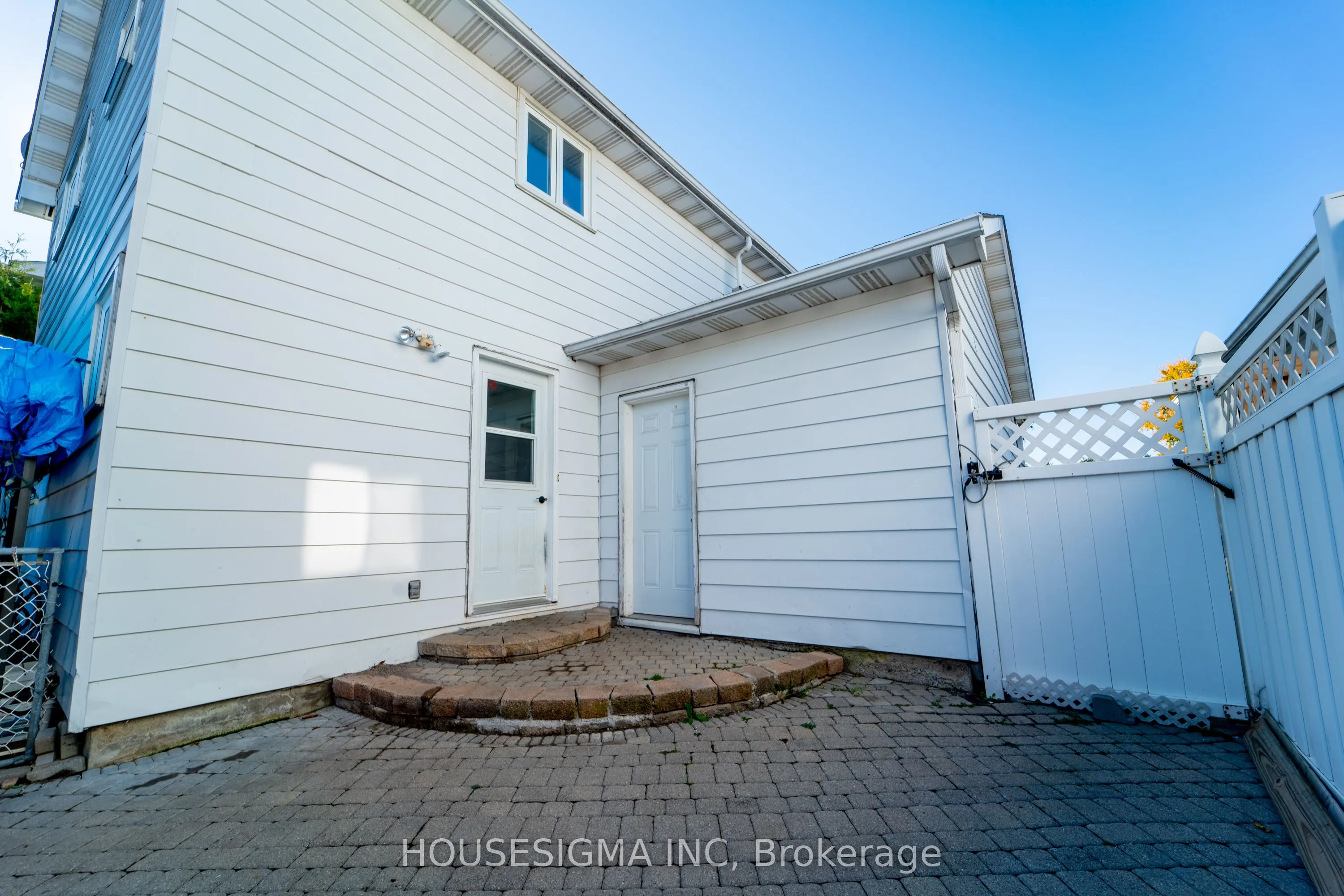 1767 Bonaventure Terrace