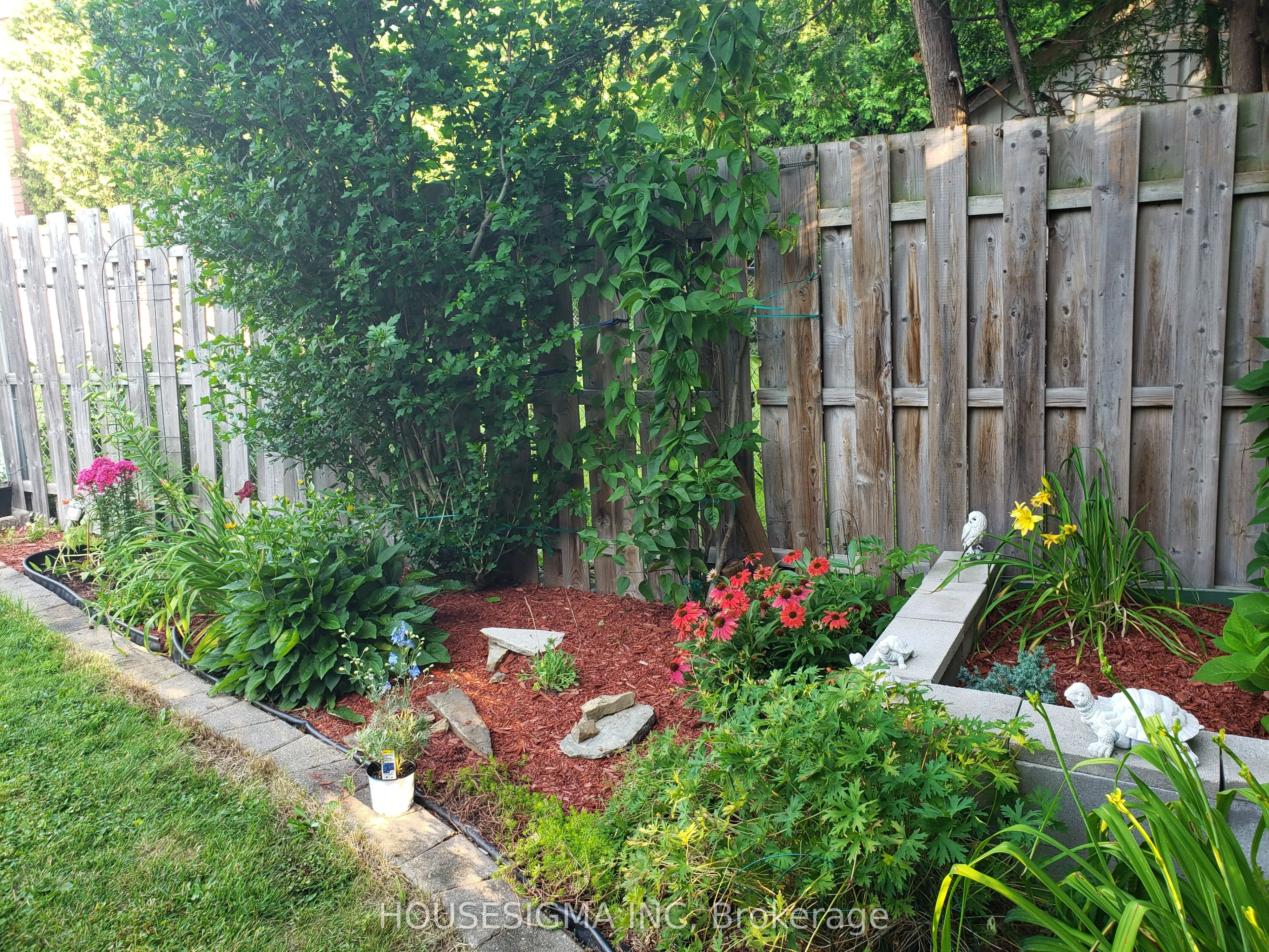 1767 Bonaventure Terrace