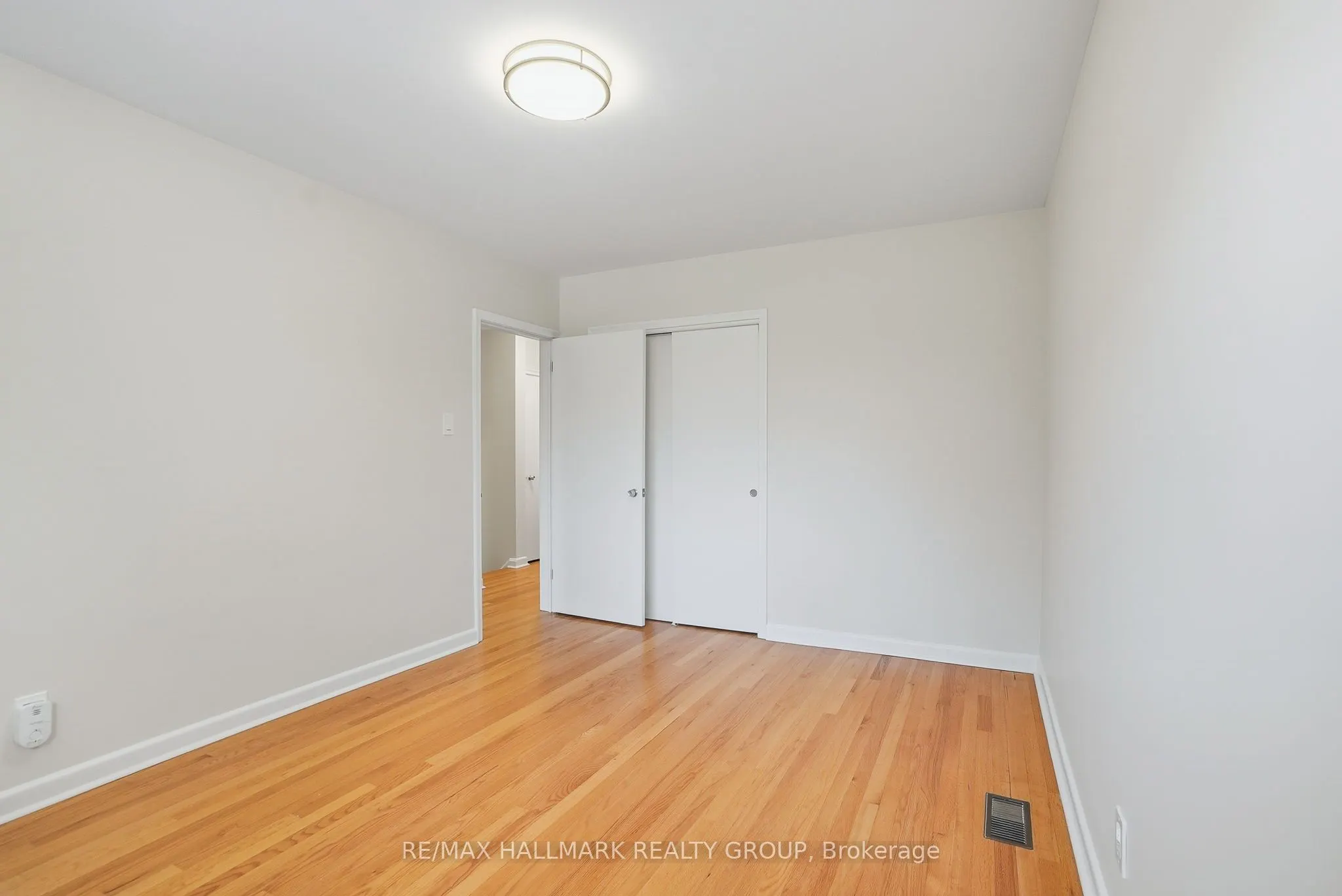 1760 Laxton Crescent