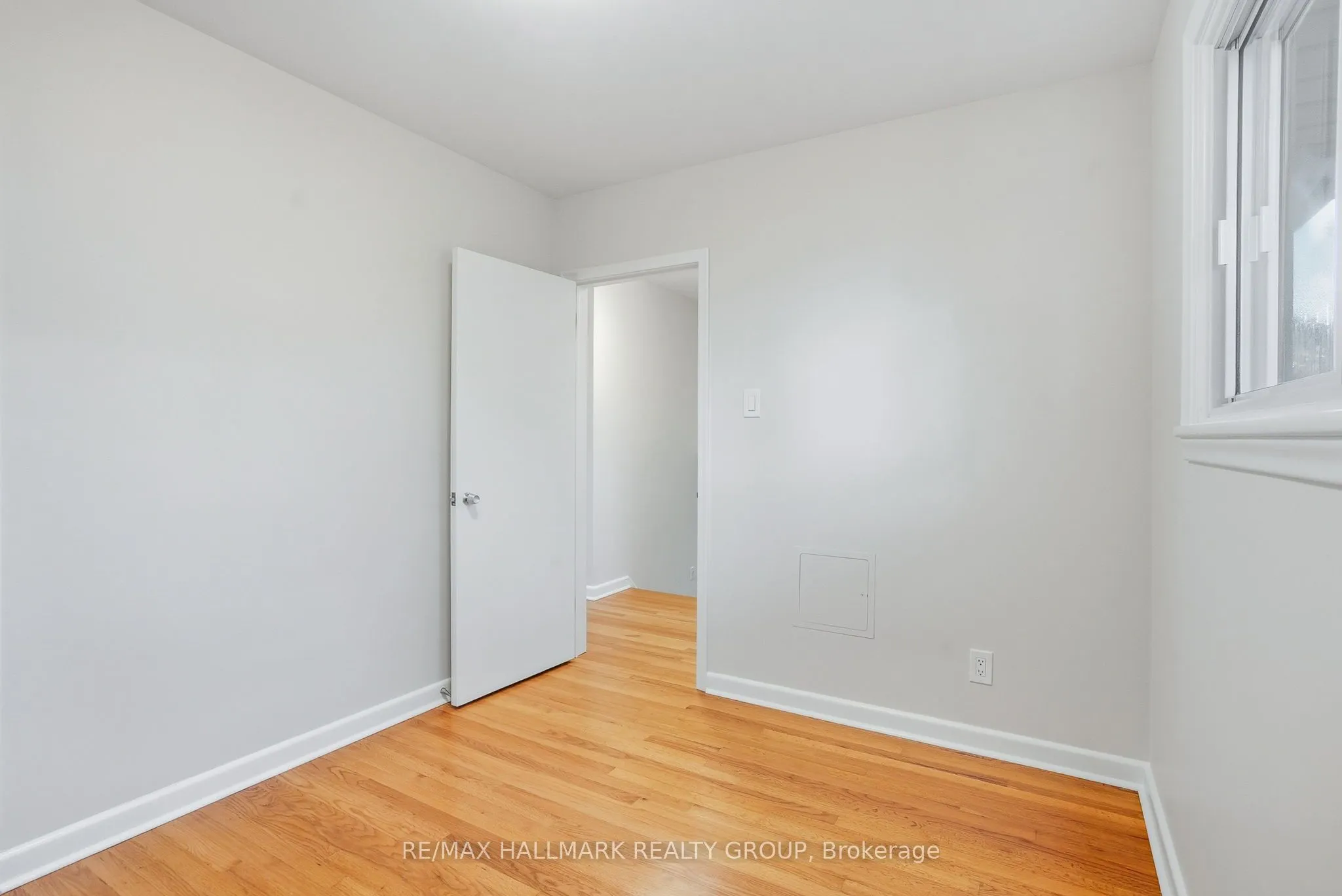 1760 Laxton Crescent