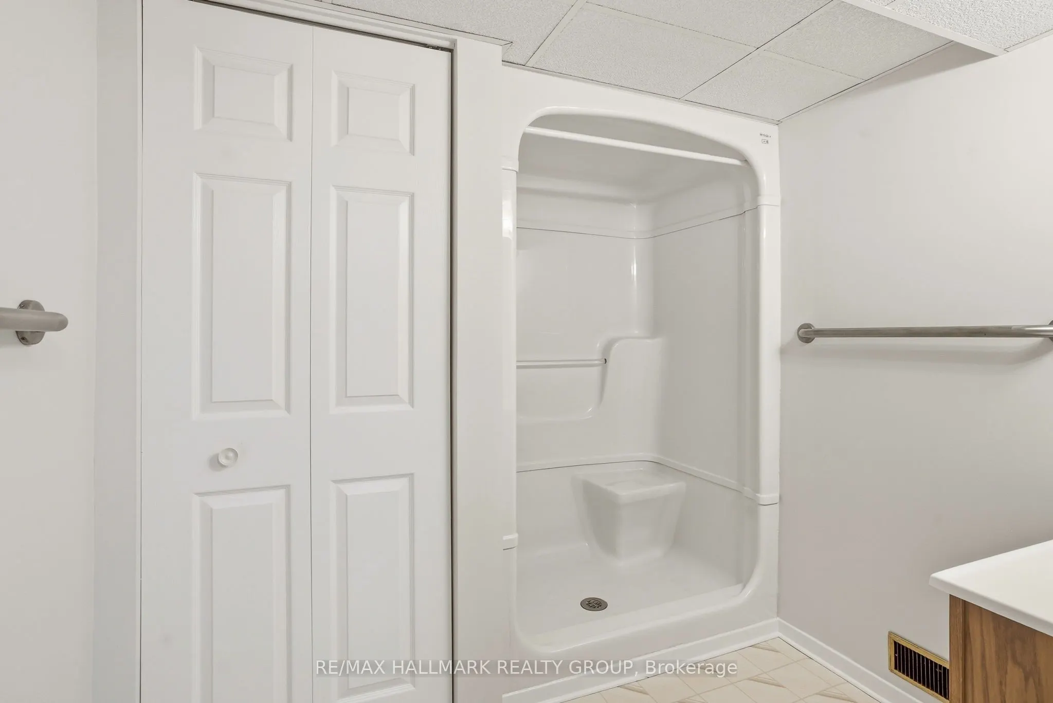 1760 Laxton Crescent