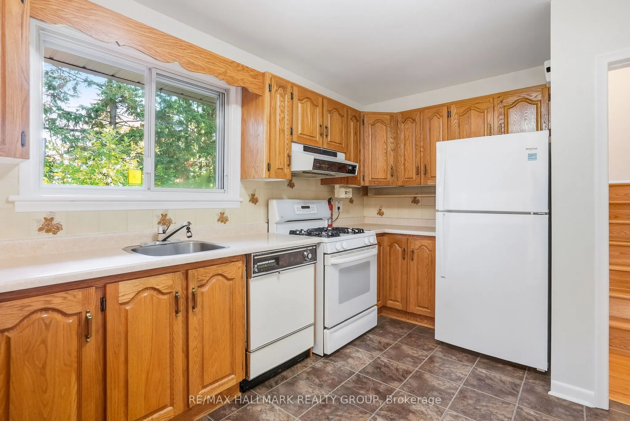 1760 Laxton Crescent