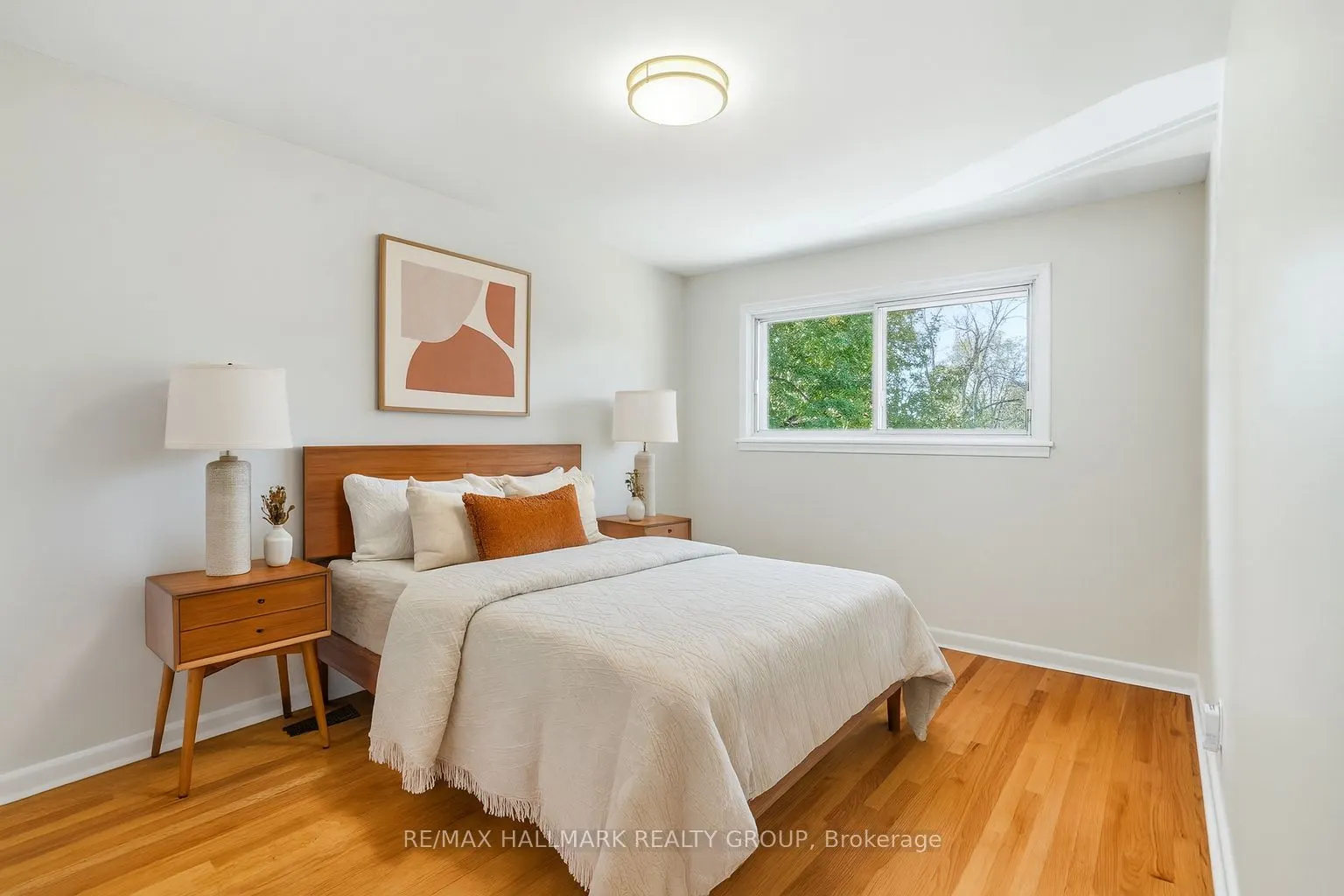 1760 Laxton Crescent