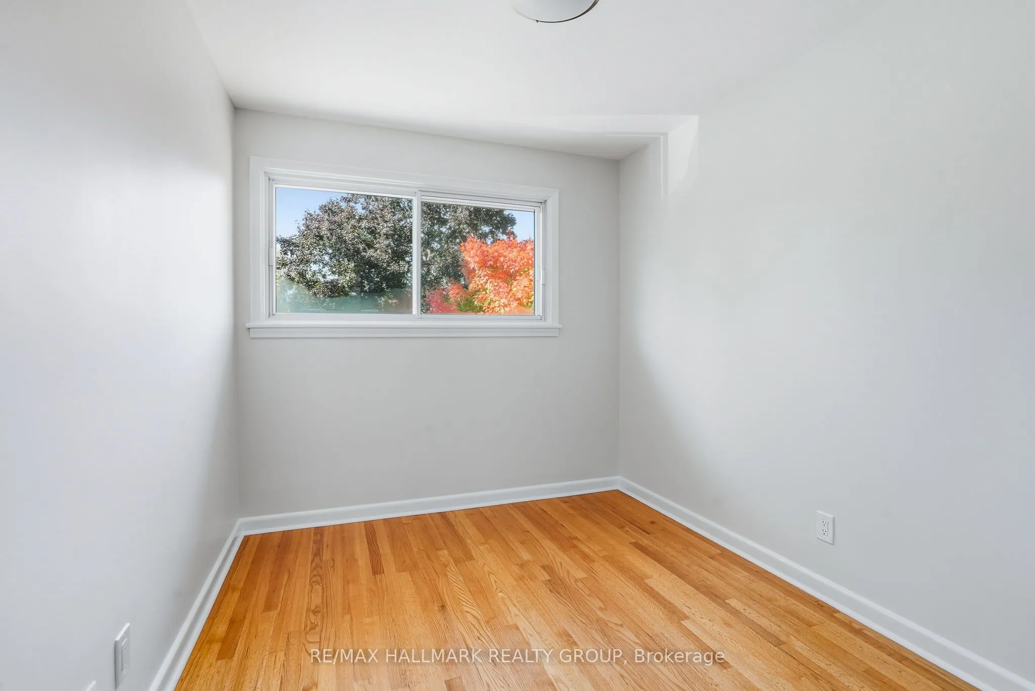 1760 Laxton Crescent