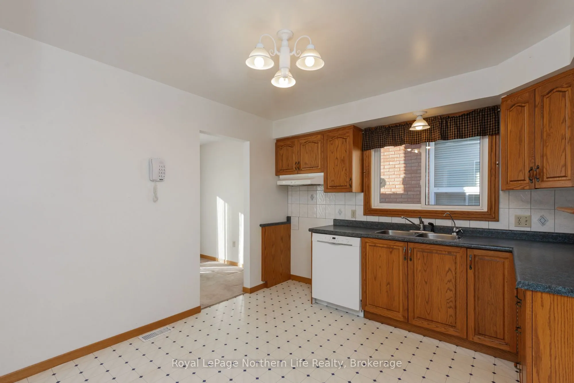 74 Belleview Crescent