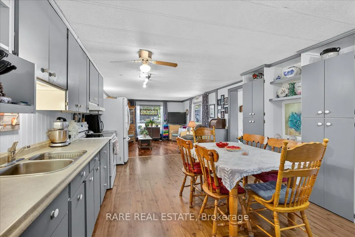 302694 Douglas Street, #61