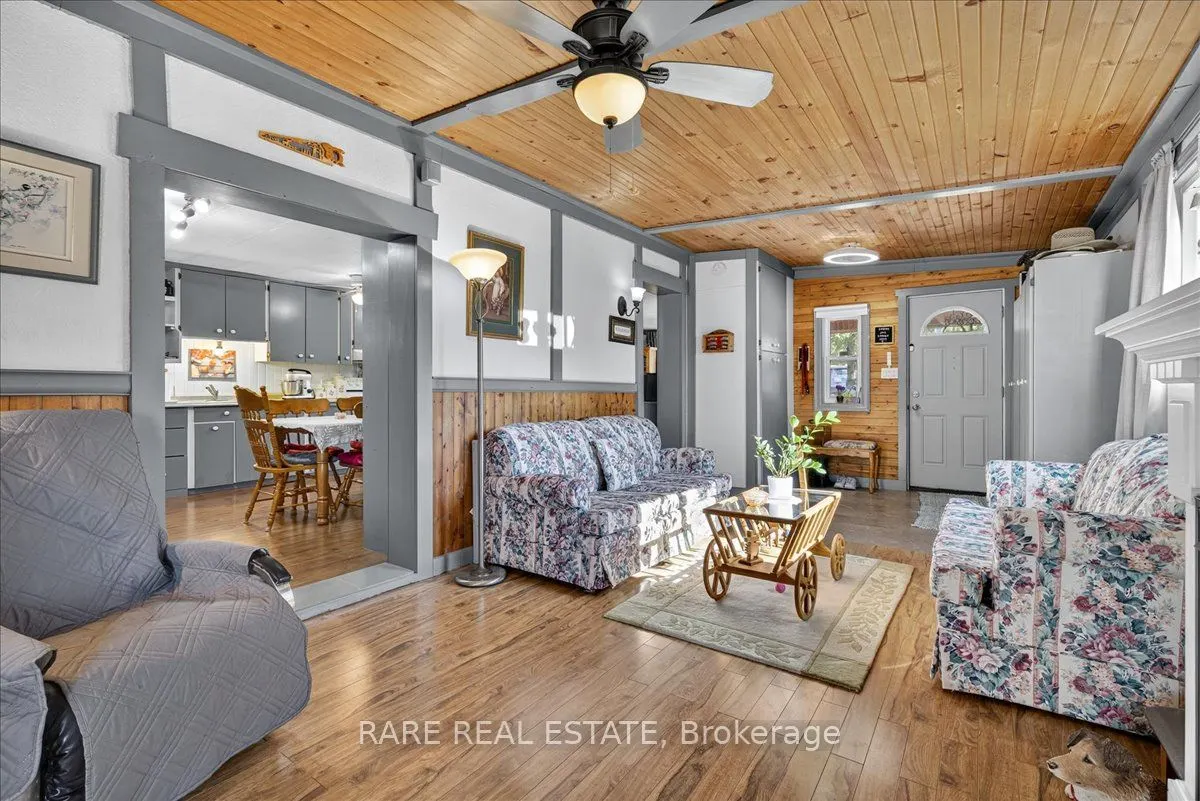 302694 Douglas Street, #61